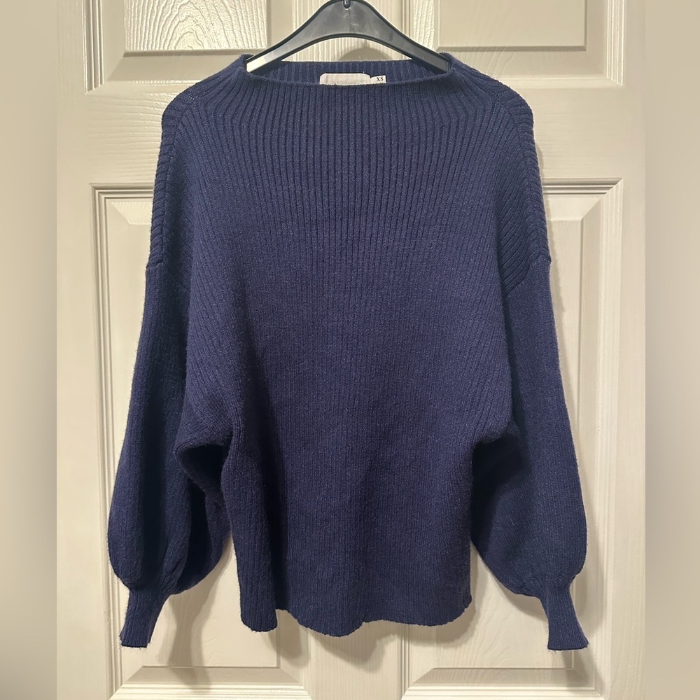Line + Dot Women’s Navy Sweater Xs